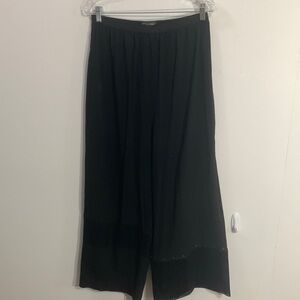 Shepatin Black Wide Leg pants Sz XL no material tag nylon feel